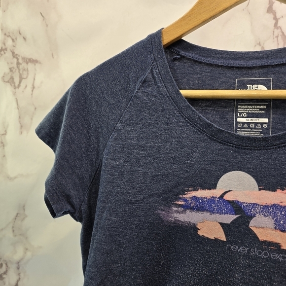 The North Face T Shirt Womens Large Blue Never Stop Exploring Tee Short Sleeve - Picture 2 of 10